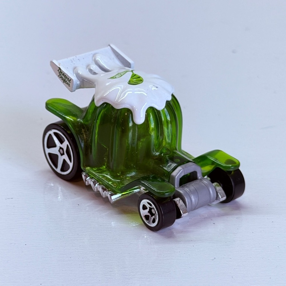 Hot Wheels Dessert Drifter 2022 1:64 Jell-O Mold Fantasy Diecast Green
